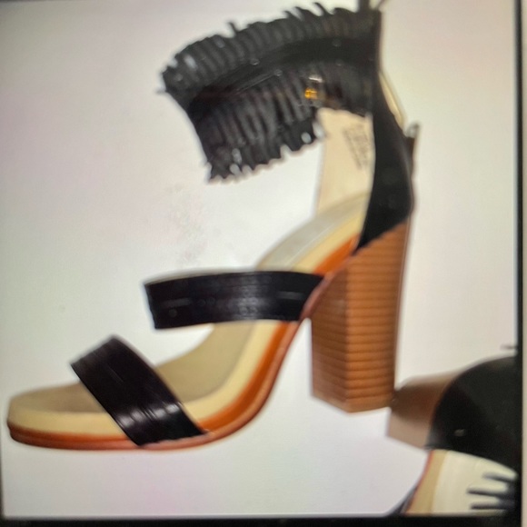 Groove Ali Chunky Block 4" Heeled Sandal Black - Picture 5 of 12